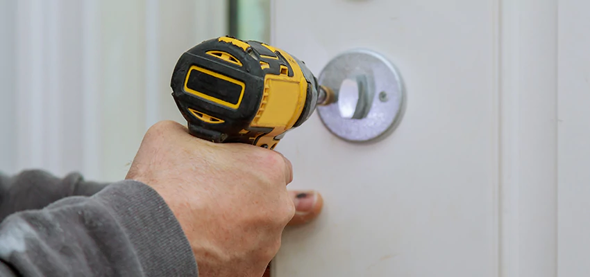 Street Locksmith For Smart Lock Repair in Plainfield, IL